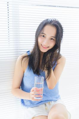 善良的女秘书的目的